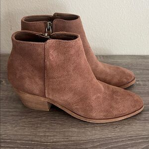Thursday Boot Company Women's Downtown Booties in Rose Brown Oil Snuff Suede 7